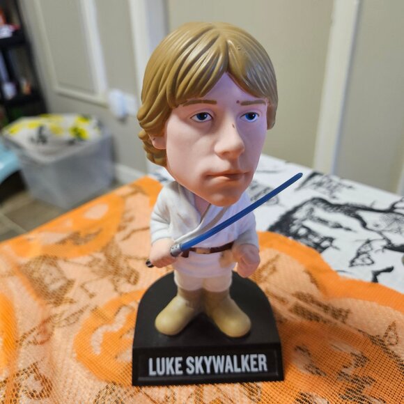 Star Wars Funko Wacky Wobblers Bobbleheads SDCC Han Solo Luke Skywalker Leia - Picture 4 of 14